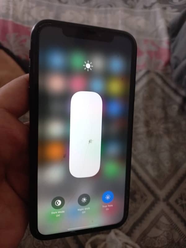 iPhone XR 64 GB Factory Unlock/water pack 6