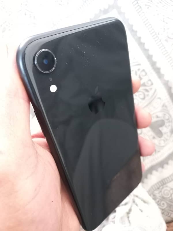 iPhone XR 64 GB Factory Unlock/water pack 7