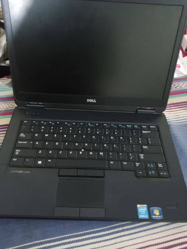 Dell E5540 1