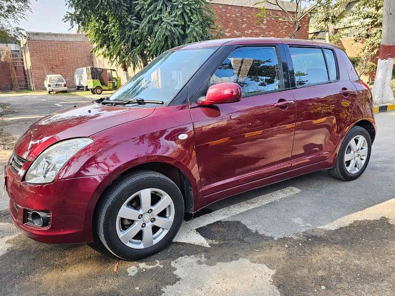 Suzuki Swift DLX 2017 IN Excellent condition 0