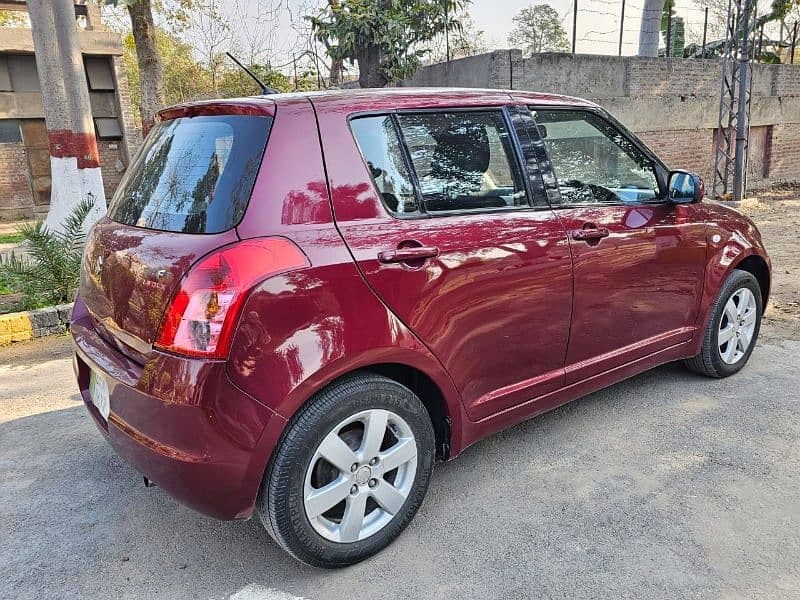 Suzuki Swift DLX 2017 IN Excellent condition 4