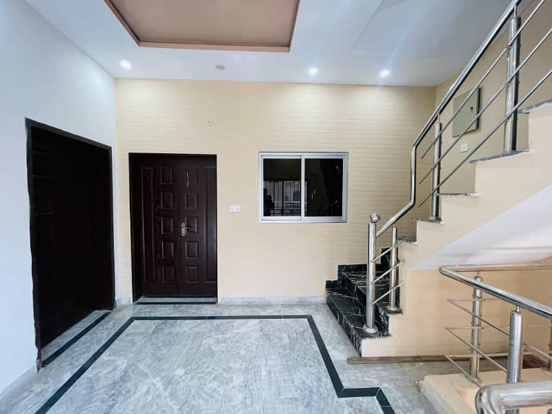 5 marla beautiful house for sale at veey nearest access of main canal road 32