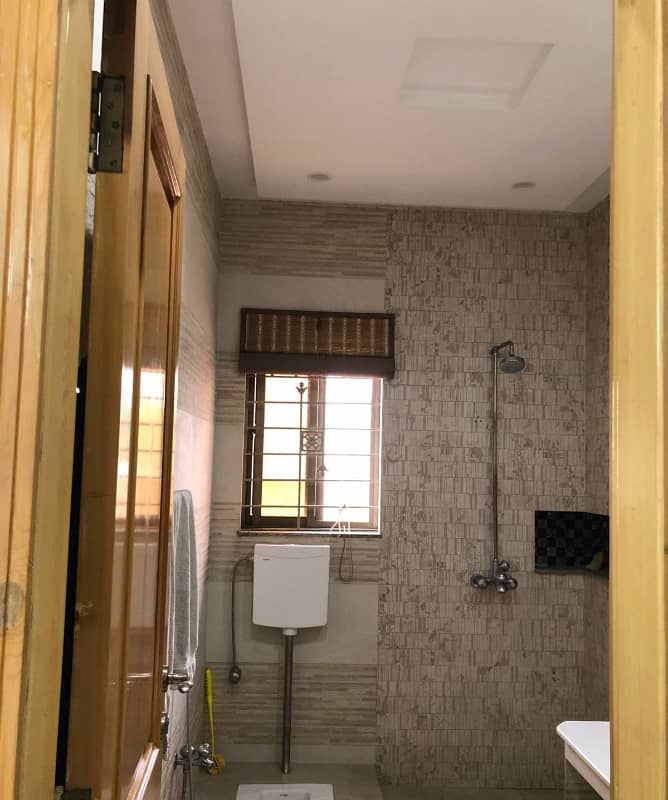 Liveable old 4-BedRoom House For Sale Phase-1 DHA LAHORE Attached SAMPLE Pictures. 48