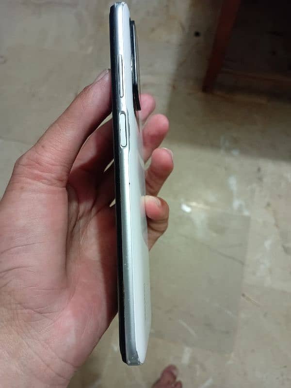 i am selling redmi note 10 3