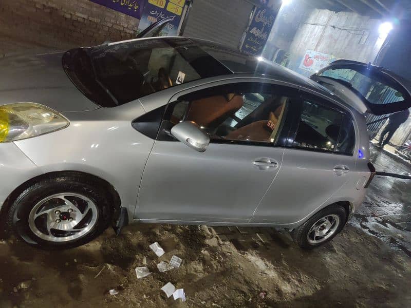 Toyota Vitz 2013 11