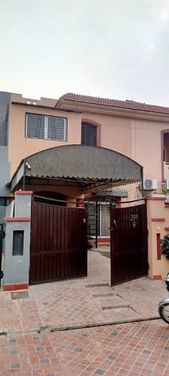 6 Marla Upper Portion For Rent With Gas 50 Feet Road