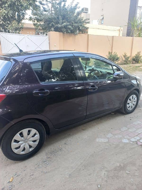 Toyota Vitz 2013 / 2017 3