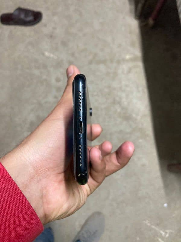 iPhone XR 128GB not pta(jv) 3