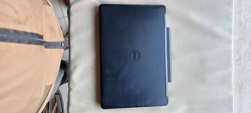 Dell Latitude E5540 1