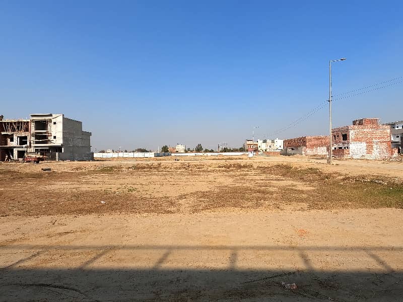 Central Prak A1 Block Prime Location Plot 9