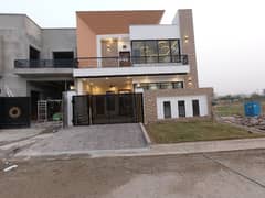 30x60 Beautiful Double Heighted House