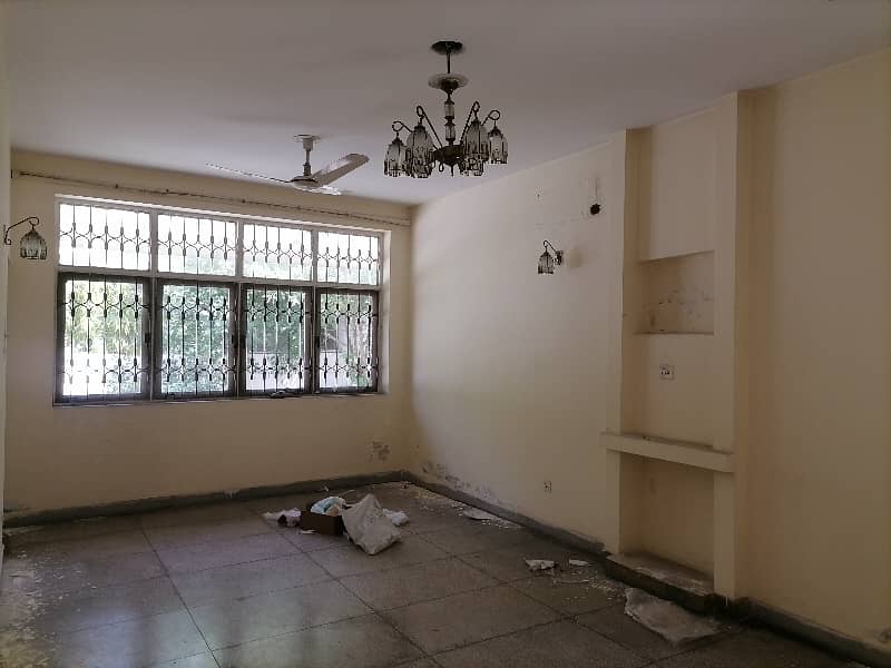 House Of 12 Marla For Rent In Askari 5 2