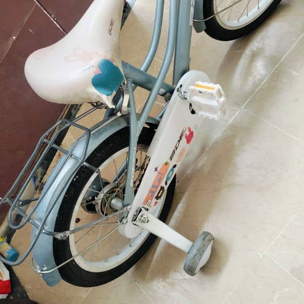 BDF imorted bycicle in neat condition 4