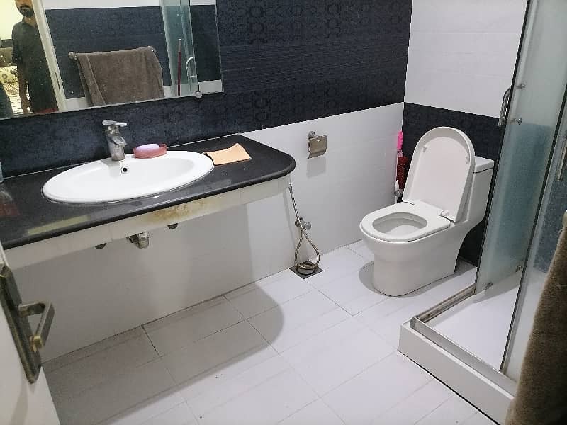 Centrally Located Flat In Askari 5 Is Available For Sale 5