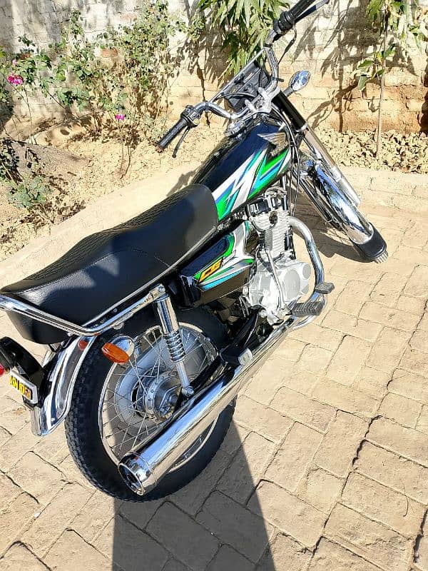 Honda cg 125 black color 1