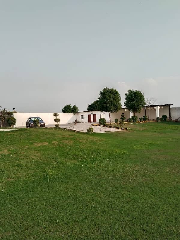 Spacious Farm House Is Available In Barki Road For sale 19