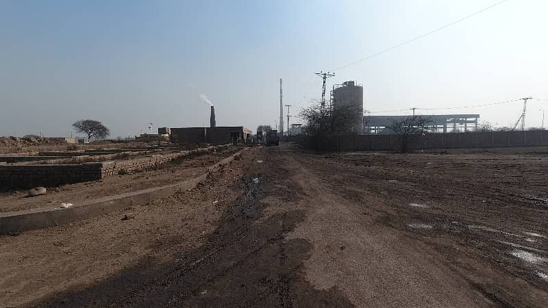 100 Kanal Agricultural Land Near Multan Road 15