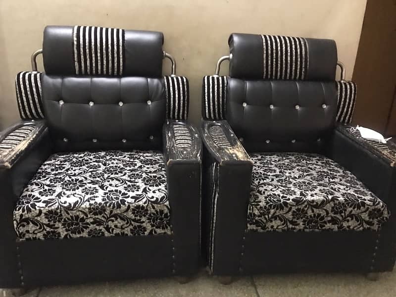 5-Seater Sofa Set in Good Condition – Affordable Price!” 1