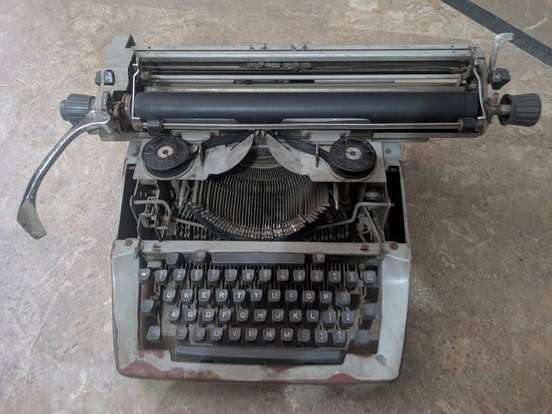 typewriter 1