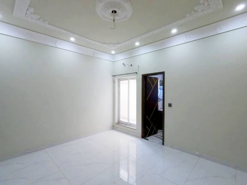 Get Your Hands On House In Lahore Best Area 15