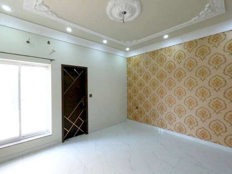 Get Your Hands On House In Lahore Best Area 28