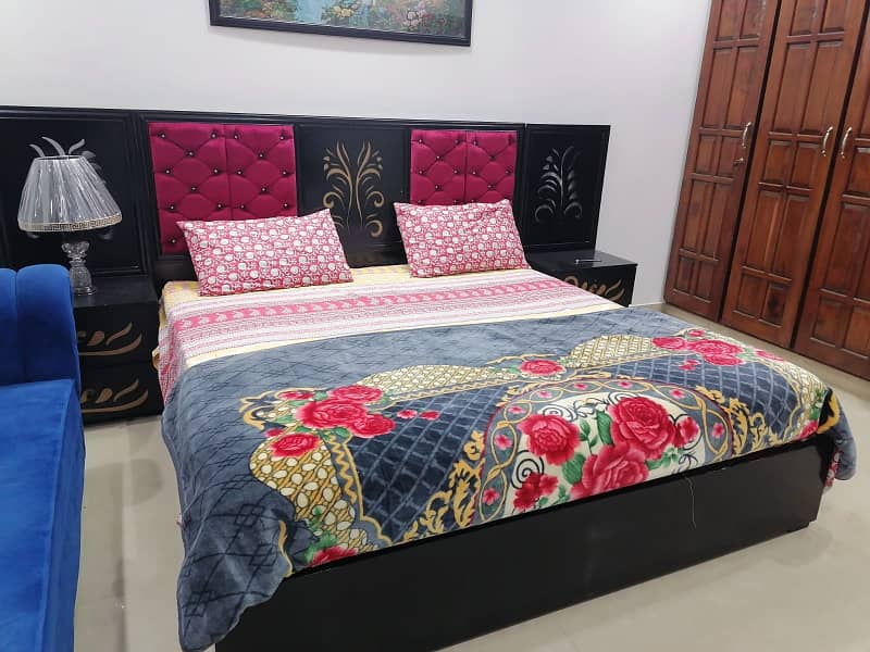 Par Day short time to BeD Room apartment Available for rent in Bahria town phase 4 and 6 empire Heights 2 Family apartment 1