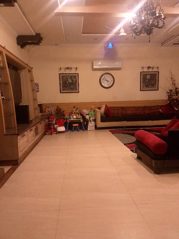 A Centrally Located House Is Available For sale In Lahore 8