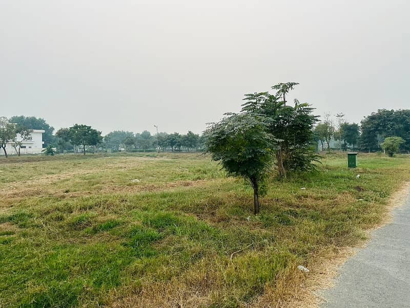 Ready To Buy A Commercial Plot 32 Marla In Lahore 0