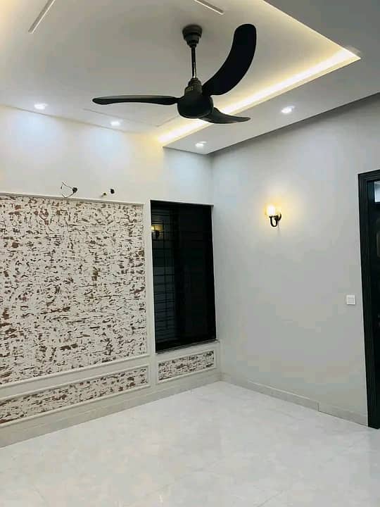 BEAUTIFUL UPPER PORTION FOR RENT AVAILABLE WITH GAS 5