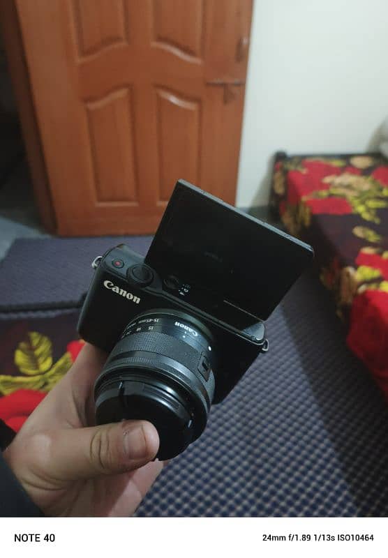 Canon M10 with kit lens 3