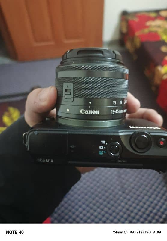 Canon M10 with kit lens 5