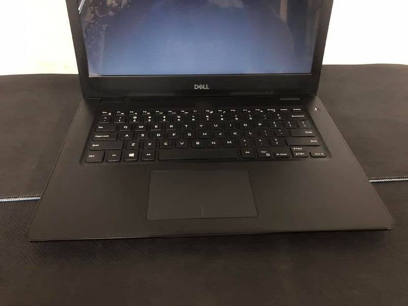 Dell Latitude 3490 – Core i7 | 16GB RAM | 2GB AMD Radeon | 14" HD 9