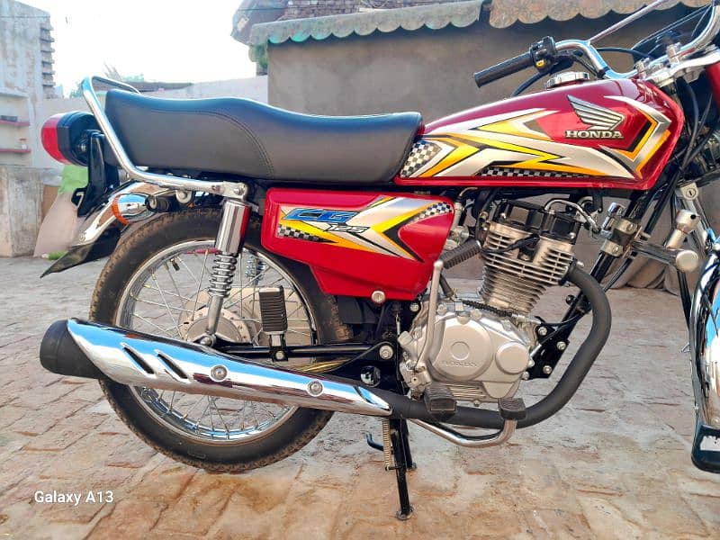 HONDA CG125 BRAND NEW 3