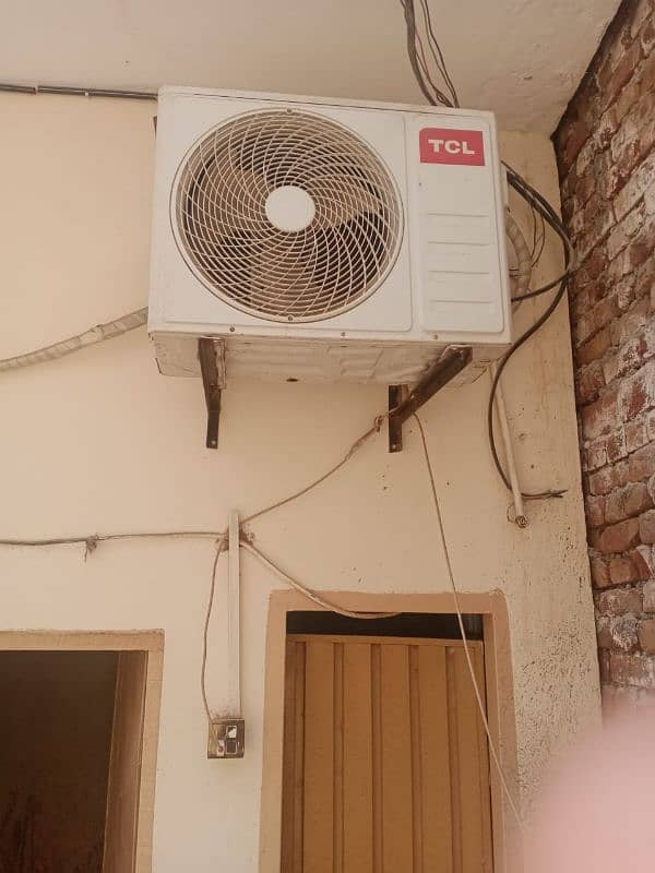 TCL AC 1.5 ton available hy good condition 1