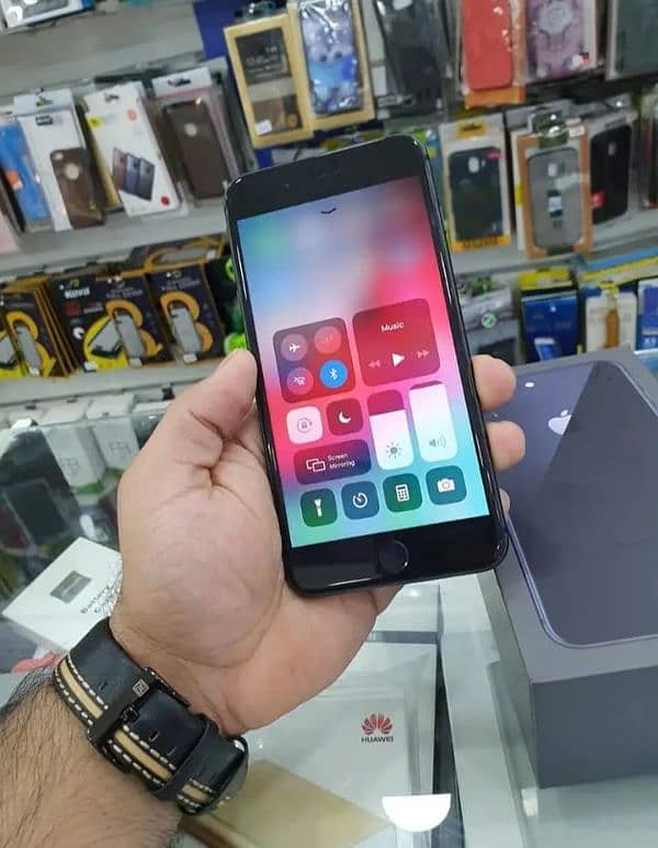 Apple iphone 8 plus PTA approved 03193220625 WhatsApp 1