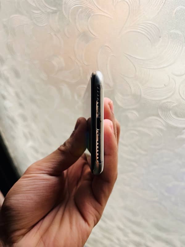 iPhone x 64gb Brand new condition 10/10 Offical Pta Approved 4