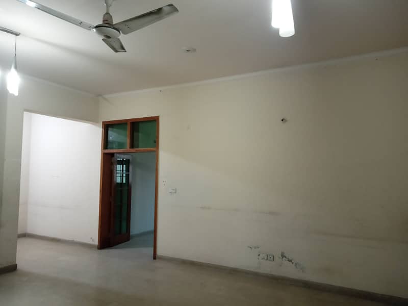 GULBERG,1 KANAL HOUSE FOR RENT MAIN CANTT UPPER MALL SHADMAN LAHORE 2