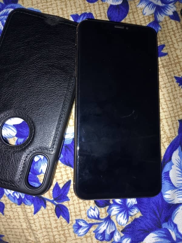 iphone Xs Max 10/9 Condition Exchangeble with Google pixel 5