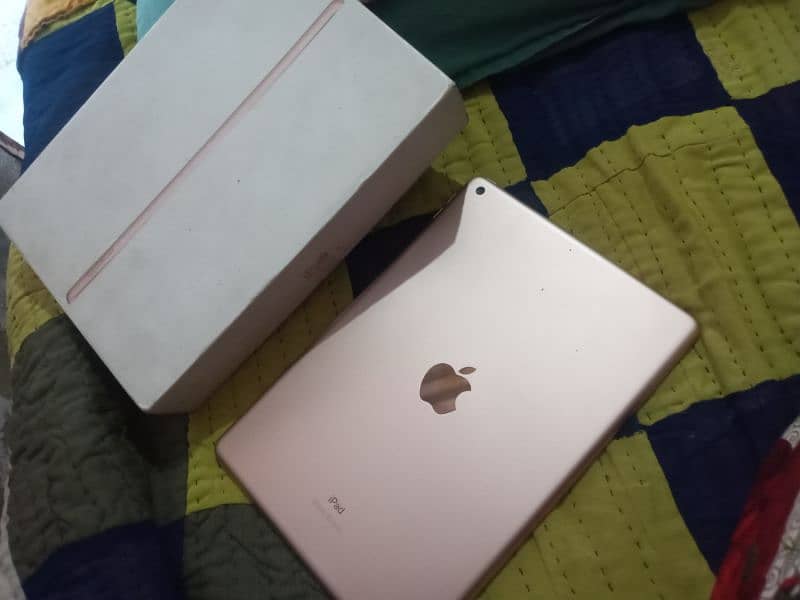 Ipad 8th genration 32 gb 1