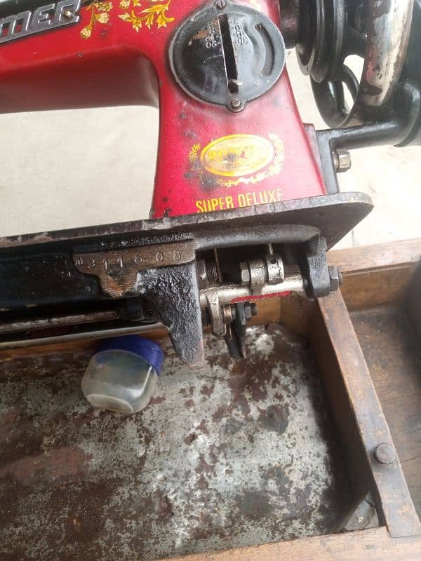 sawing machine good condition 2