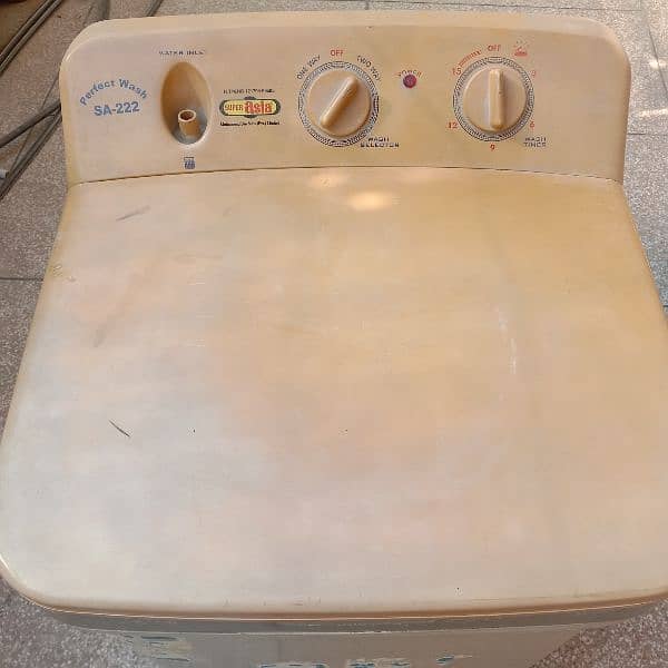 Super Asia washing machine in good condition. 1