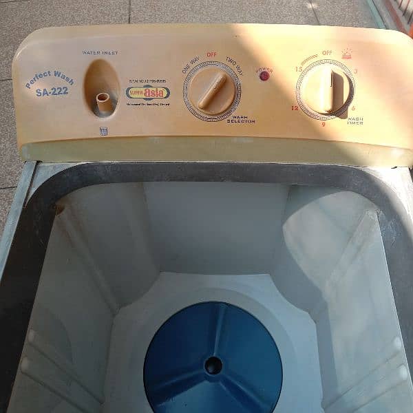 Super Asia washing machine in good condition. 5