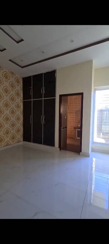 Brand New House Near Moon Market 23