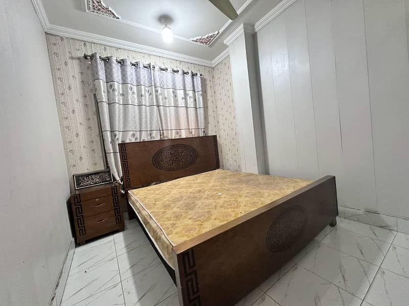 Prominently-Located 3 Marla Flat Available In Allama Iqbal Town 4