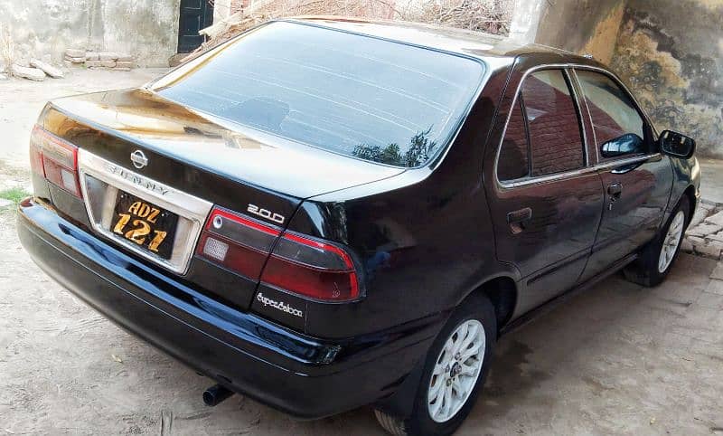 Nissan Sunny 2000 3