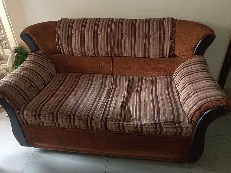 seven seater sofa set. 4