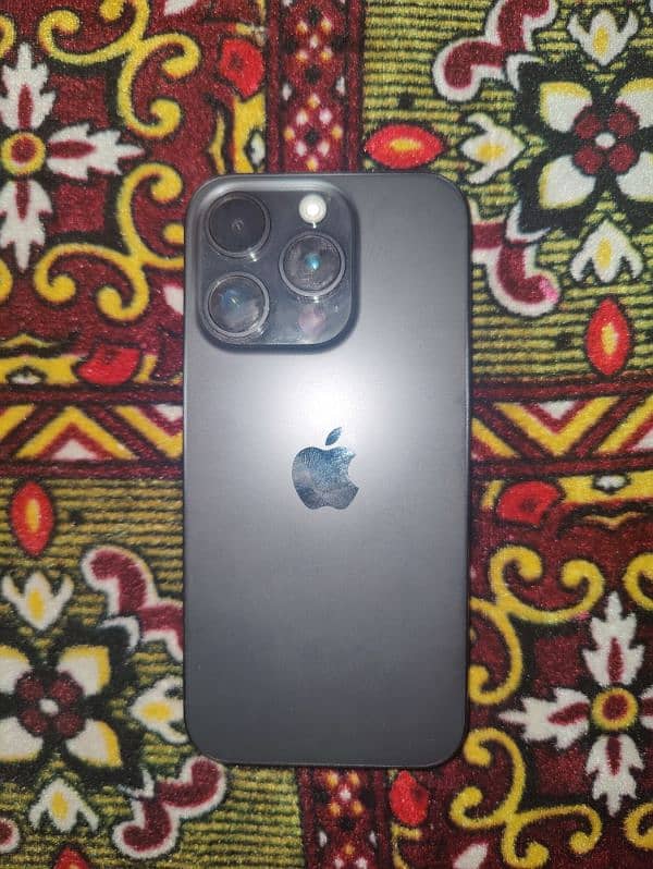 Iphone 15 pro with accessories 4