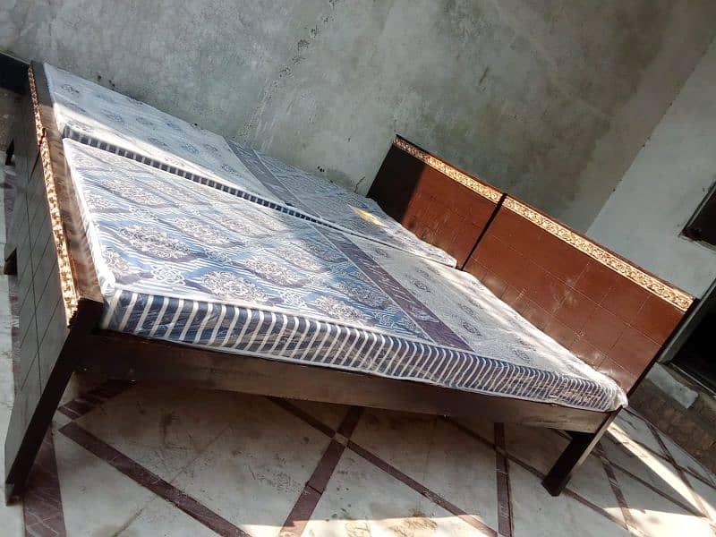 single bed/bed with matress/reasoble price 0