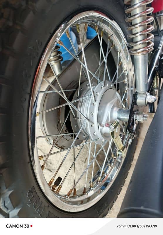 fully showroom condition bike nut to nut jenuen hogi. 03028841920 5