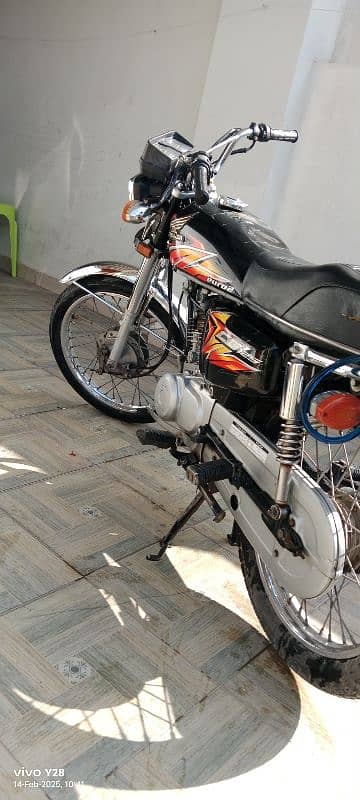 Honda CG 125, First Hand used, No long tour, only used for Dhai,Sabzi, 3